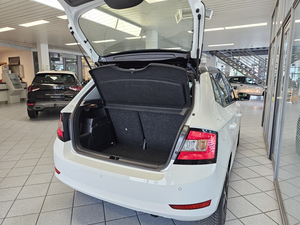 Skoda Fabia  bei Hoffmann Automobile in Wolfsburg kaufen und sofort mitnehmen - Bild 2