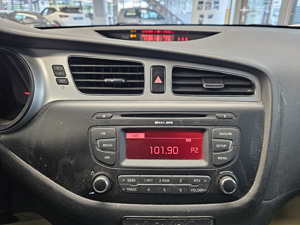 Kia Ceed  bei Hoffmann Automobile in Wolfsburg kaufen und sofort mitnehmen - Bild 8