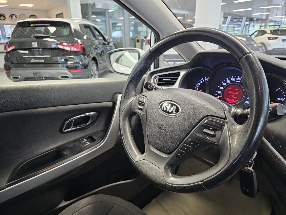 Kia Ceed  bei Hoffmann Automobile in Wolfsburg kaufen und sofort mitnehmen - Bild 9