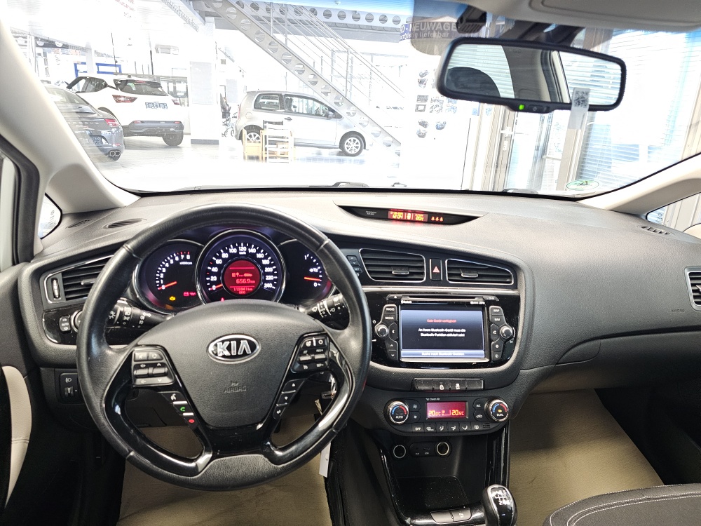 Kia Ceed  bei Hoffmann Automobile in Wolfsburg kaufen und sofort mitnehmen - Bild 11