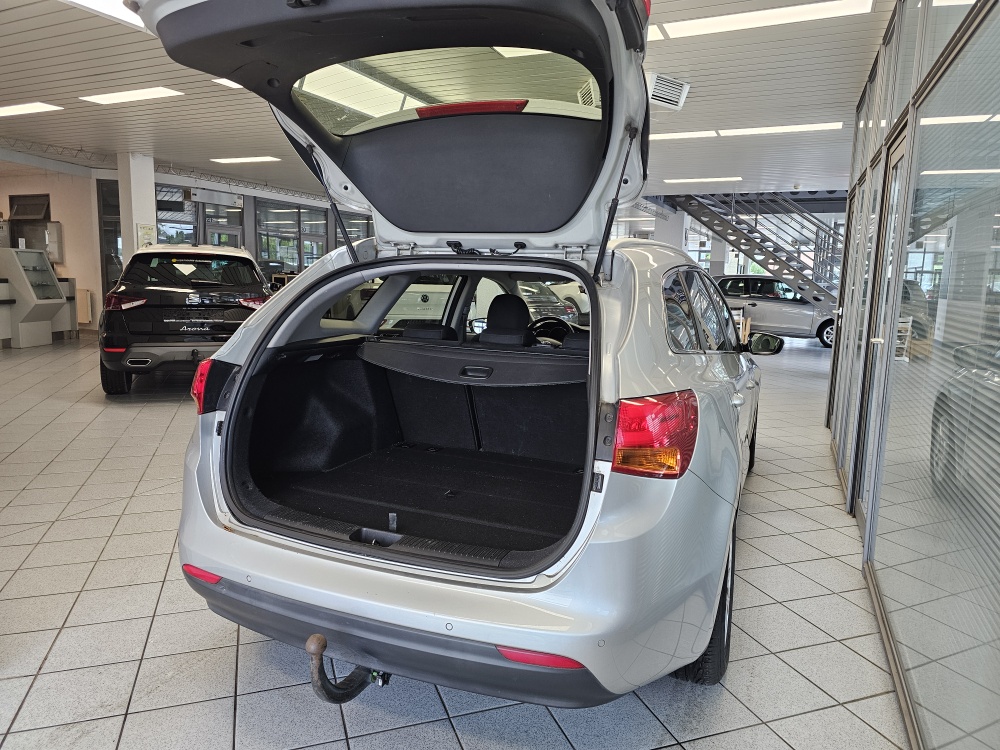 Kia Ceed  bei Hoffmann Automobile in Wolfsburg kaufen und sofort mitnehmen - Bild 2