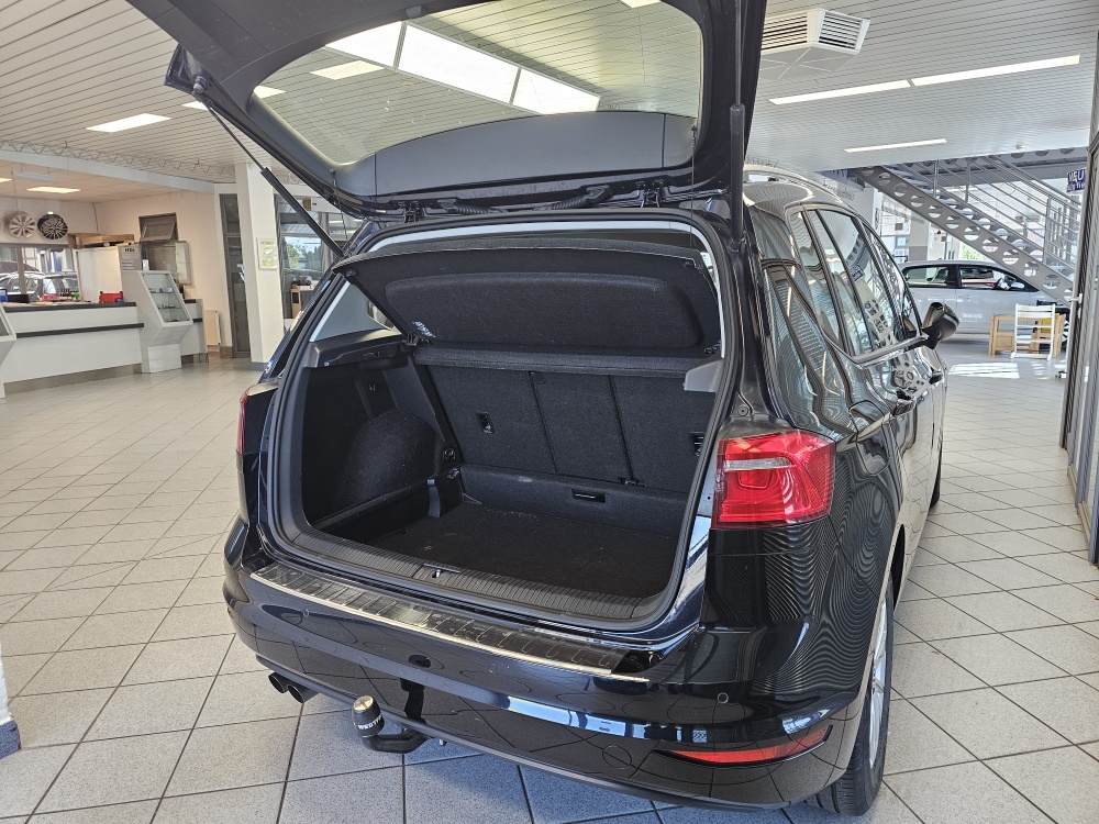 VW Golf Sportsvan  bei Hoffmann Automobile in Wolfsburg kaufen und sofort mitnehmen - Bild 2