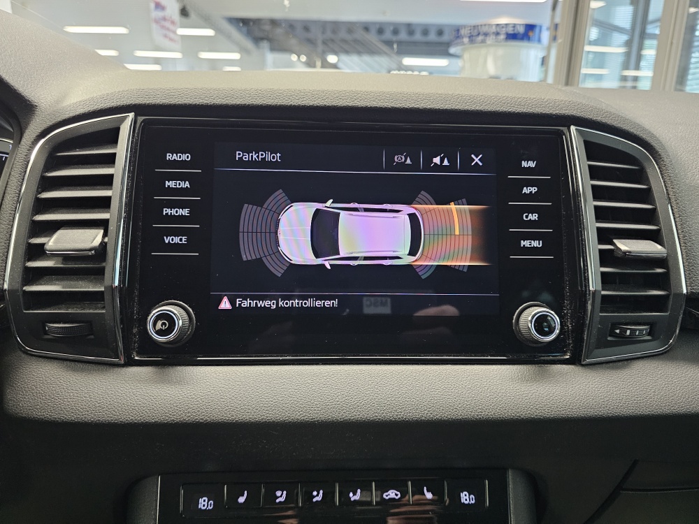 Skoda Karoq  bei Hoffmann Automobile in Wolfsburg kaufen und sofort mitnehmen - Bild 13
