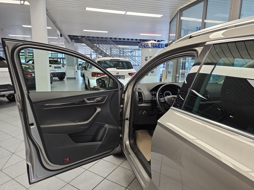 Skoda Karoq  bei Hoffmann Automobile in Wolfsburg kaufen und sofort mitnehmen - Bild 18