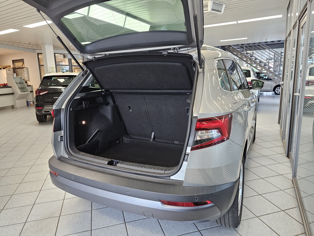 Skoda Karoq  bei Hoffmann Automobile in Wolfsburg kaufen und sofort mitnehmen - Bild 2