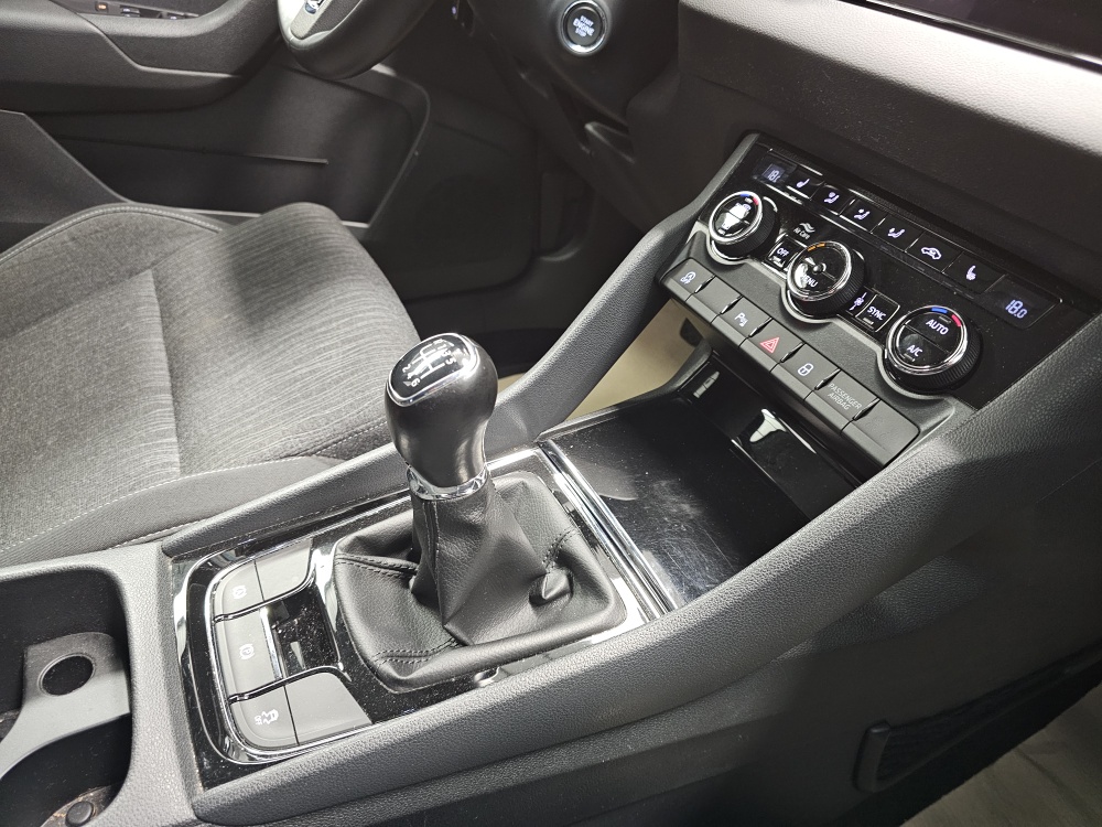 Skoda Karoq  bei Hoffmann Automobile in Wolfsburg kaufen und sofort mitnehmen - Bild 8