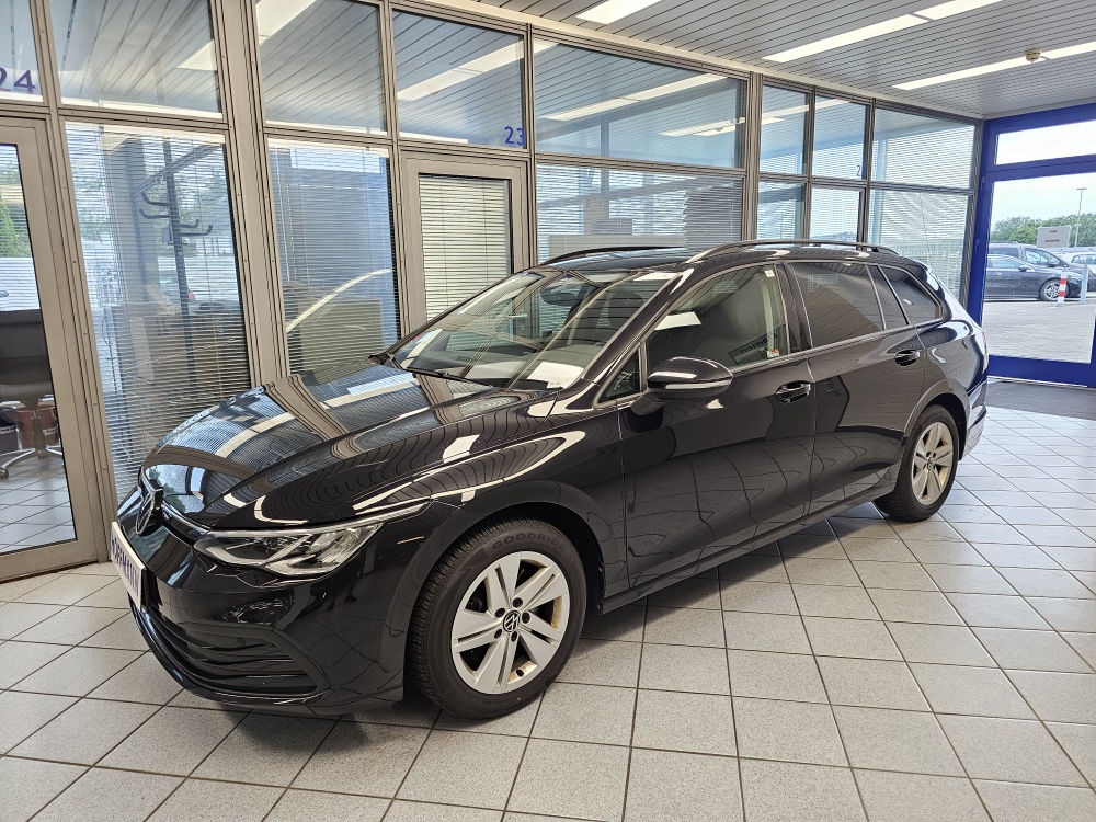VW Golf Variant Life für nur 17.450,- € bei Hoffmann Automobile in Wolfsburg kaufen und sofort mitnehmen
