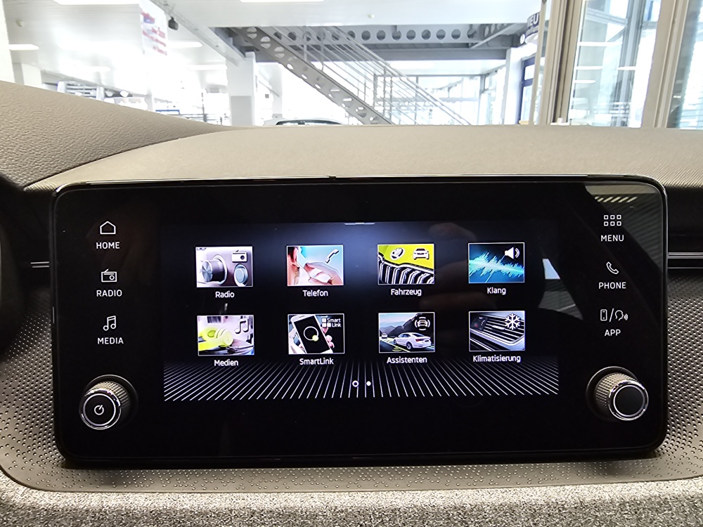 Skoda Scala bei Hoffmann Automobile in Wolfsburg kaufen und sofort mitnehmen - Bild 11