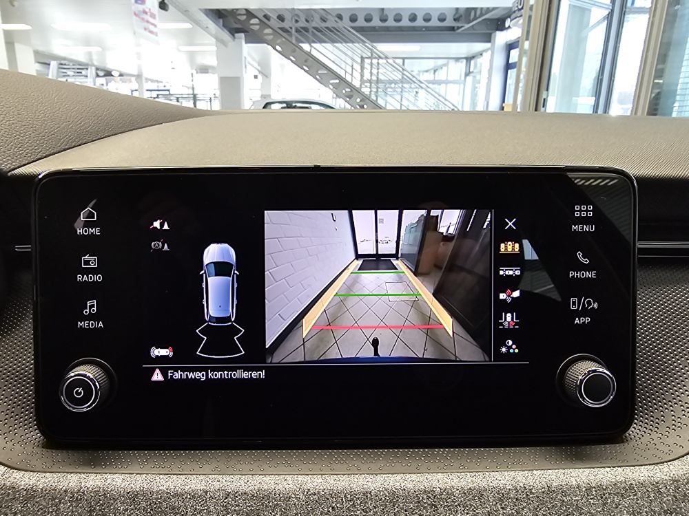 Skoda Scala bei Hoffmann Automobile in Wolfsburg kaufen und sofort mitnehmen - Bild 17