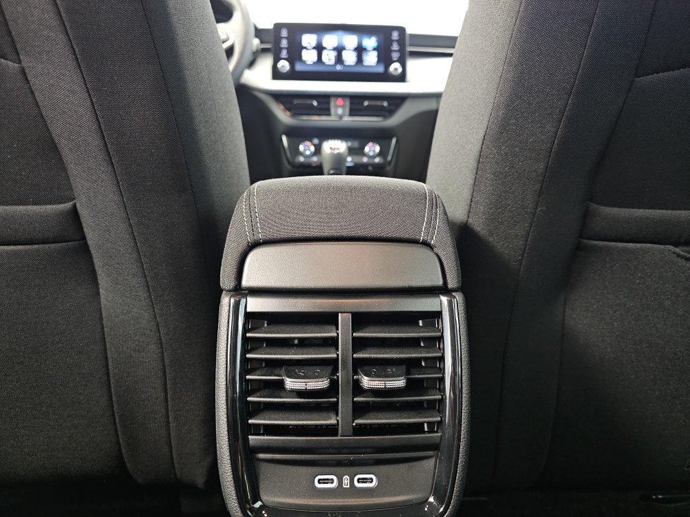 Skoda Scala bei Hoffmann Automobile in Wolfsburg kaufen und sofort mitnehmen - Bild 7