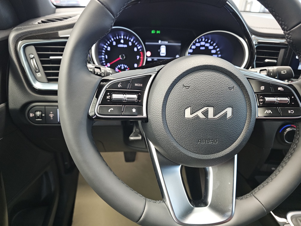 Kia Ceed  bei Hoffmann Automobile in Wolfsburg kaufen und sofort mitnehmen - Bild 18