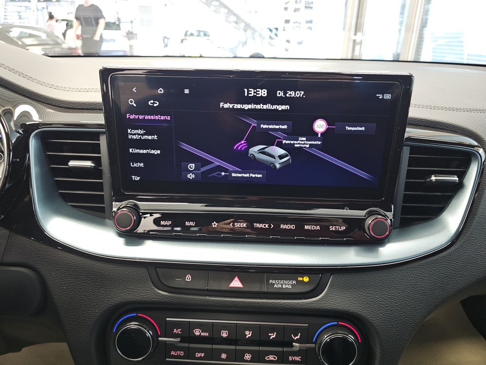 Kia Ceed  bei Hoffmann Automobile in Wolfsburg kaufen und sofort mitnehmen - Bild 13