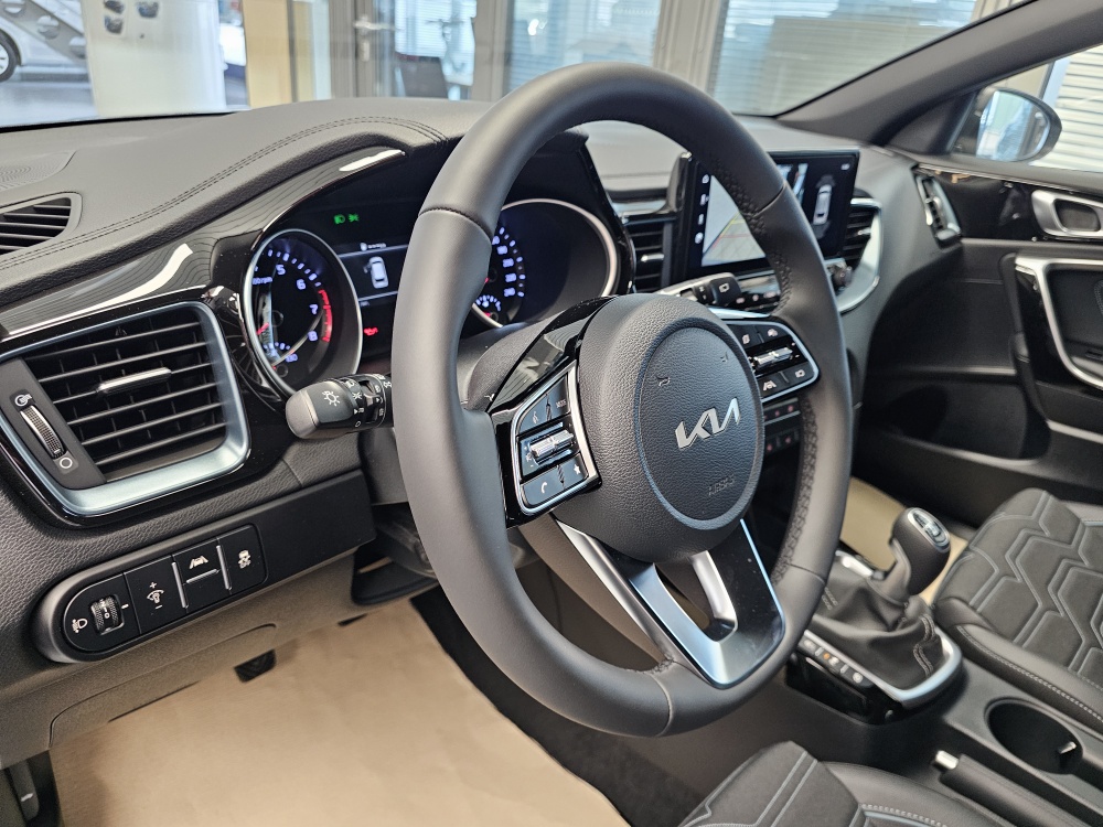 Kia Ceed  bei Hoffmann Automobile in Wolfsburg kaufen und sofort mitnehmen - Bild 21