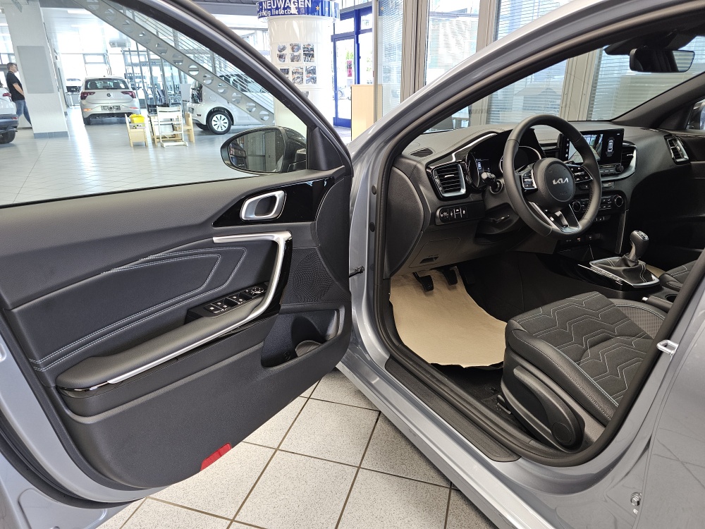 Kia Ceed  bei Hoffmann Automobile in Wolfsburg kaufen und sofort mitnehmen - Bild 23