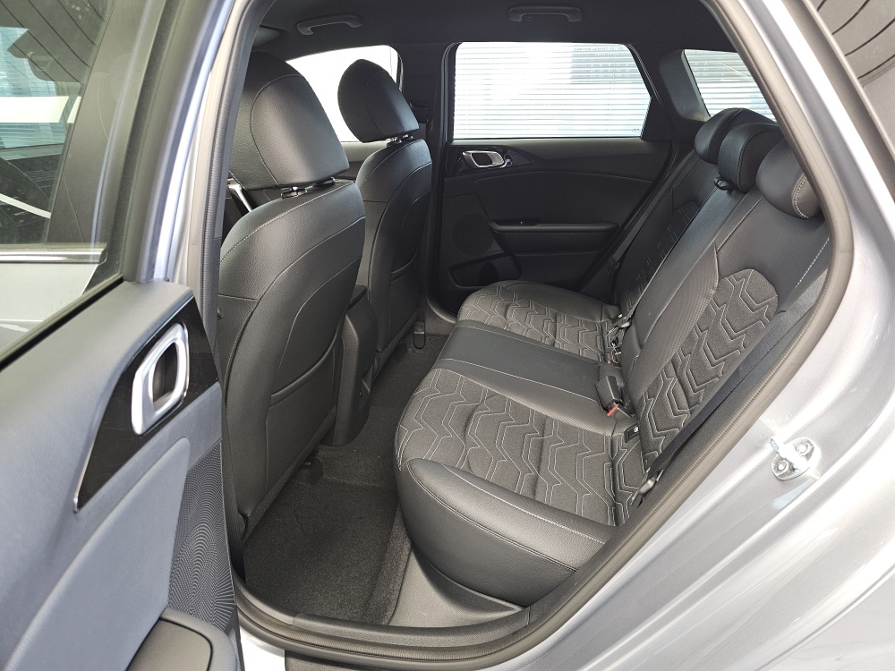 Kia Ceed  bei Hoffmann Automobile in Wolfsburg kaufen und sofort mitnehmen - Bild 4