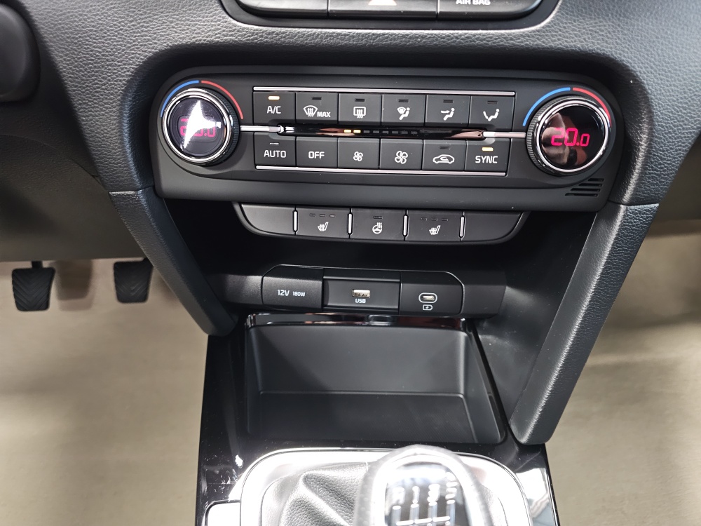 Kia Ceed  bei Hoffmann Automobile in Wolfsburg kaufen und sofort mitnehmen - Bild 7