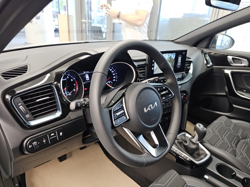 Kia Ceed  bei Hoffmann Automobile in Wolfsburg kaufen und sofort mitnehmen - Bild 18