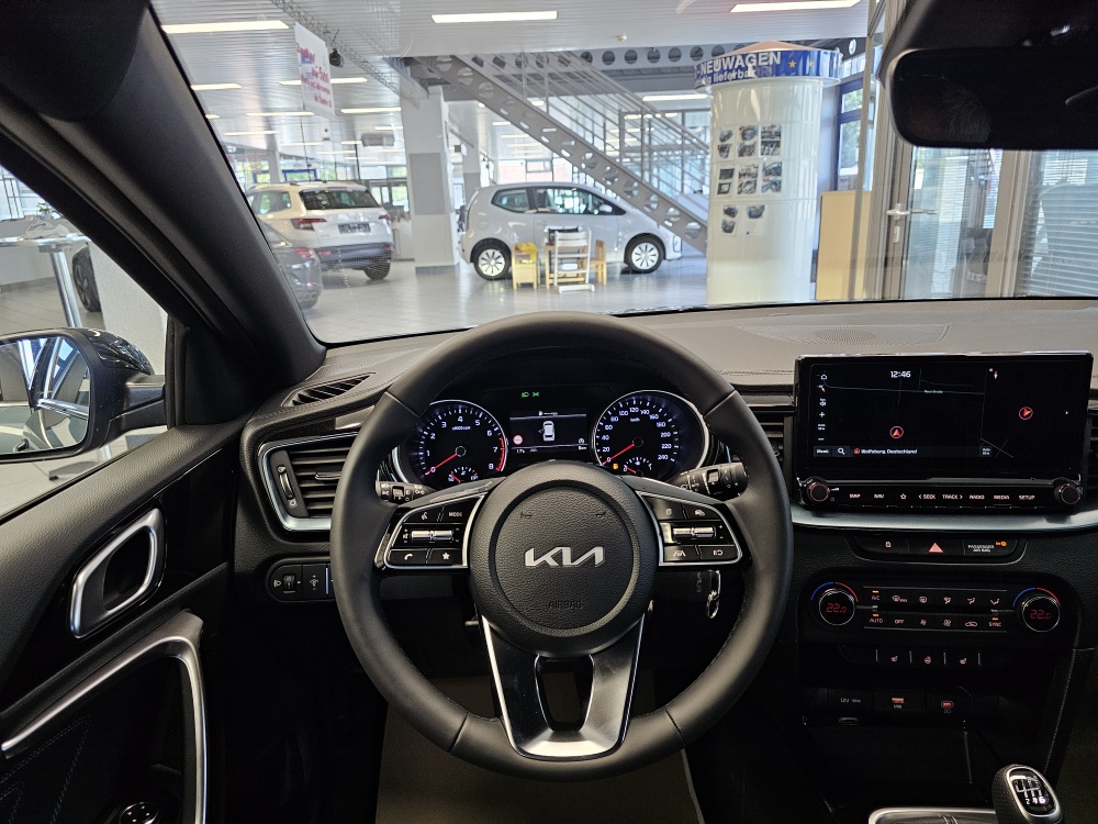Kia Ceed  bei Hoffmann Automobile in Wolfsburg kaufen und sofort mitnehmen - Bild 17