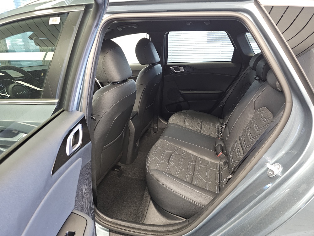 Kia Ceed  bei Hoffmann Automobile in Wolfsburg kaufen und sofort mitnehmen - Bild 4