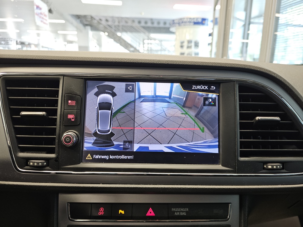 Seat Leon Sportstourer  ST  bei Hoffmann Automobile in Wolfsburg kaufen und sofort mitnehmen - Bild 10