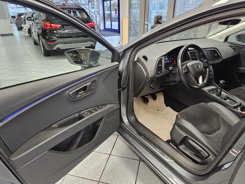 Seat Leon Sportstourer  ST bei Hoffmann Automobile in Wolfsburg kaufen und sofort mitnehmen - Bild 21