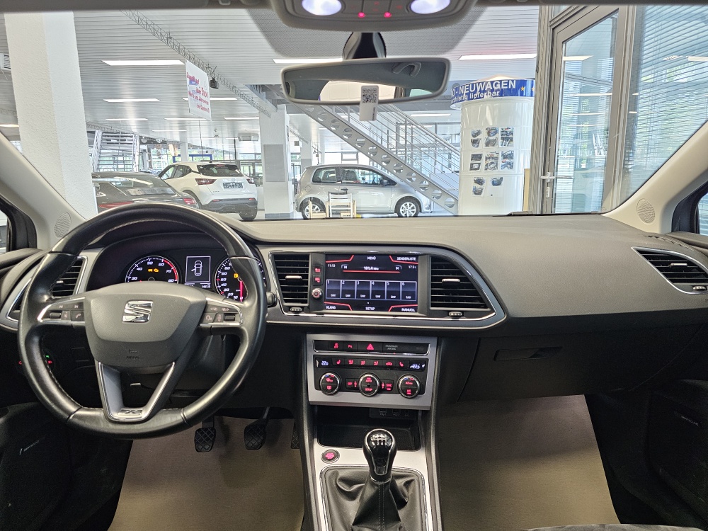 Seat Leon Sportstourer  ST  bei Hoffmann Automobile in Wolfsburg kaufen und sofort mitnehmen - Bild 6