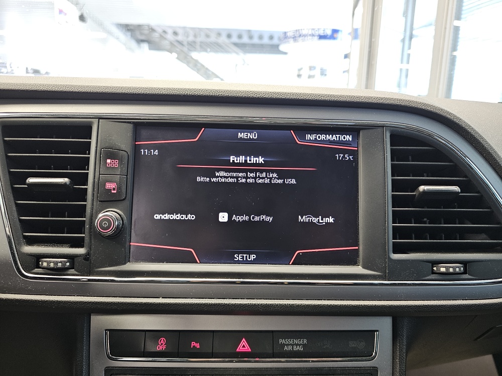 Seat Leon Sportstourer  ST  bei Hoffmann Automobile in Wolfsburg kaufen und sofort mitnehmen - Bild 8