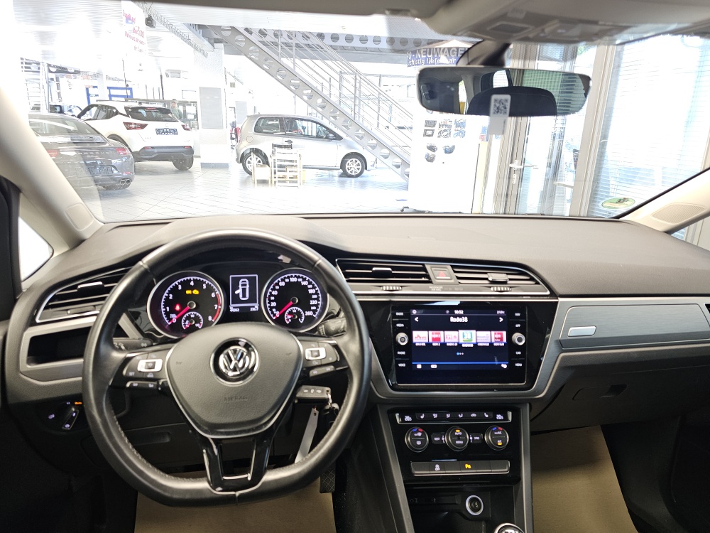 VW Touran  bei Hoffmann Automobile in Wolfsburg kaufen und sofort mitnehmen - Bild 15