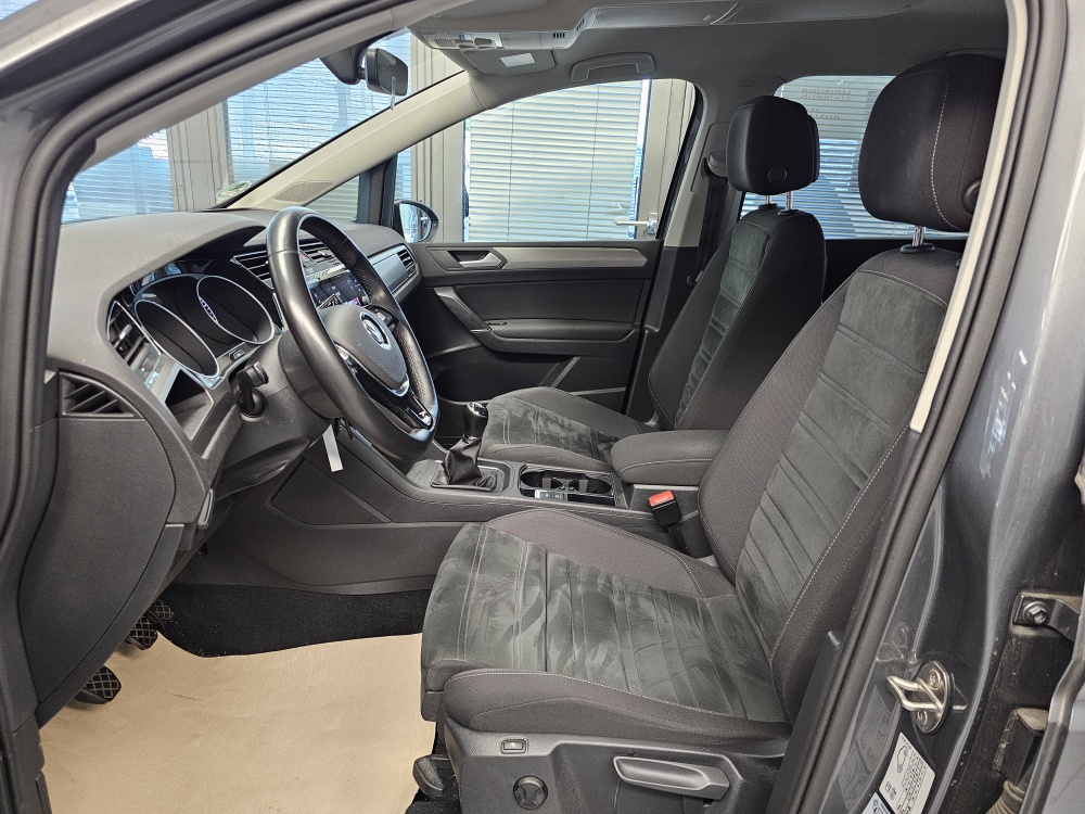 VW Touran  bei Hoffmann Automobile in Wolfsburg kaufen und sofort mitnehmen - Bild 17