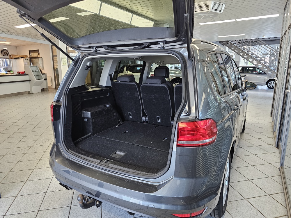 VW Touran  bei Hoffmann Automobile in Wolfsburg kaufen und sofort mitnehmen - Bild 3