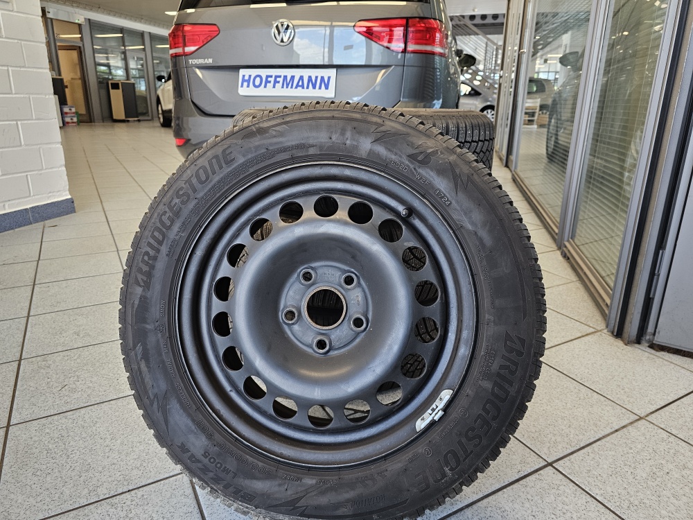 VW Touran  bei Hoffmann Automobile in Wolfsburg kaufen und sofort mitnehmen - Bild 4