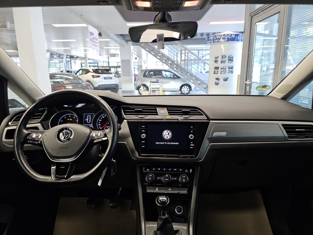 VW Touran  bei Hoffmann Automobile in Wolfsburg kaufen und sofort mitnehmen - Bild 8