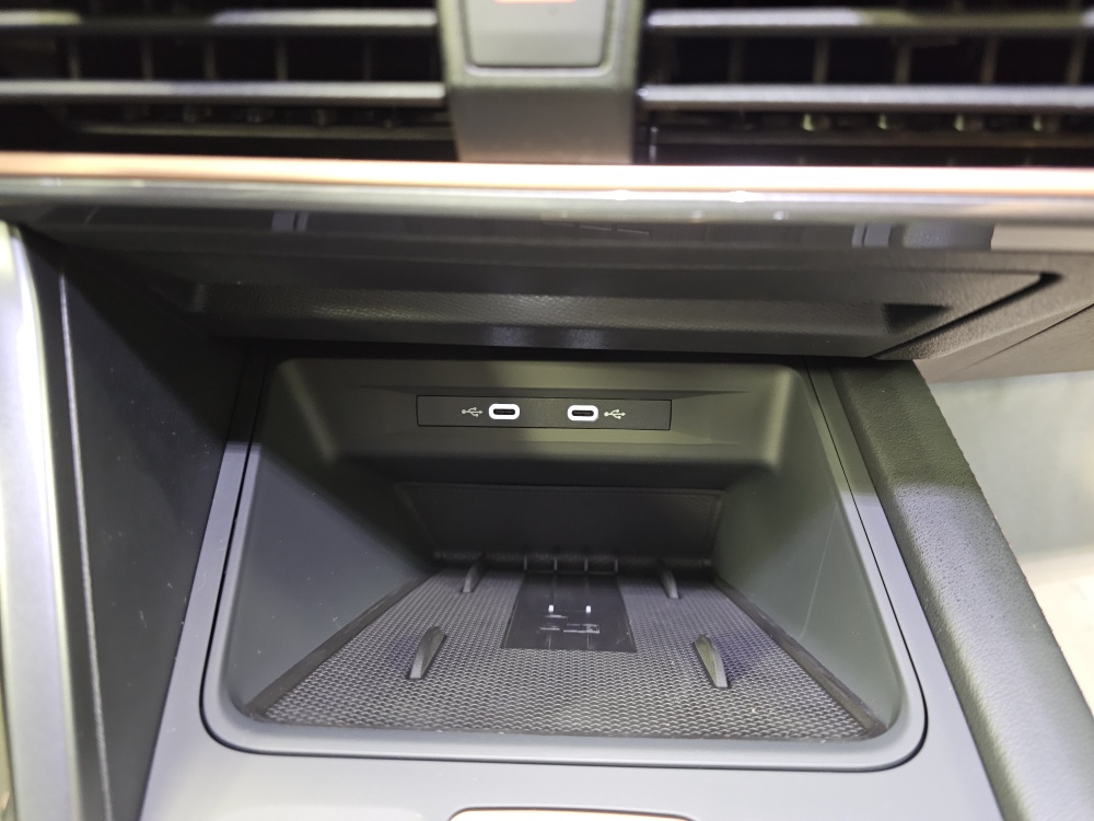 Cupra Formentor  bei Hoffmann Automobile in Wolfsburg kaufen und sofort mitnehmen - Bild 11