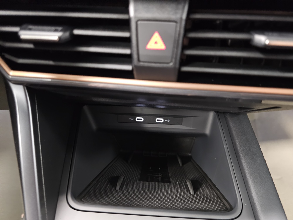 Cupra Formentor  bei Hoffmann Automobile in Wolfsburg kaufen und sofort mitnehmen - Bild 12