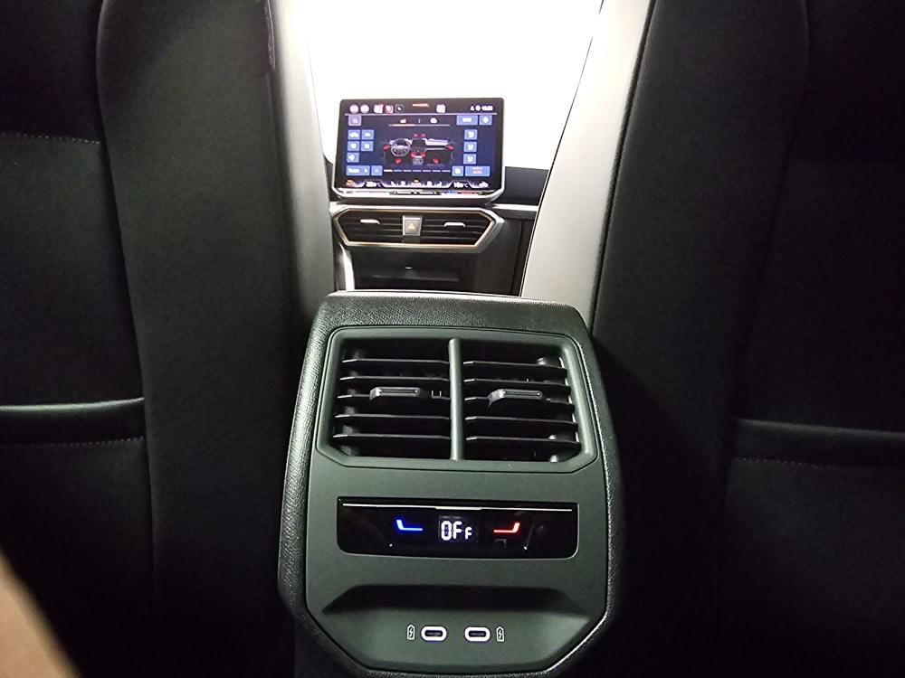 Cupra Formentor  bei Hoffmann Automobile in Wolfsburg kaufen und sofort mitnehmen - Bild 9