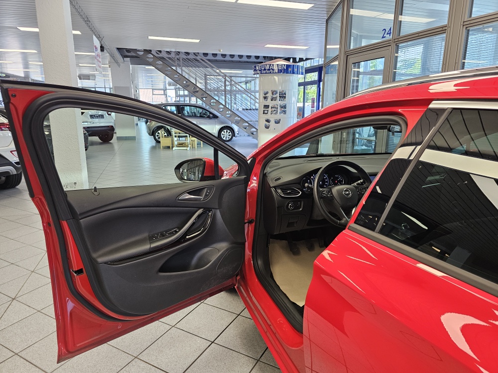 Opel Astra Sports Tourer  bei Hoffmann Automobile in Wolfsburg kaufen und sofort mitnehmen - Bild 17