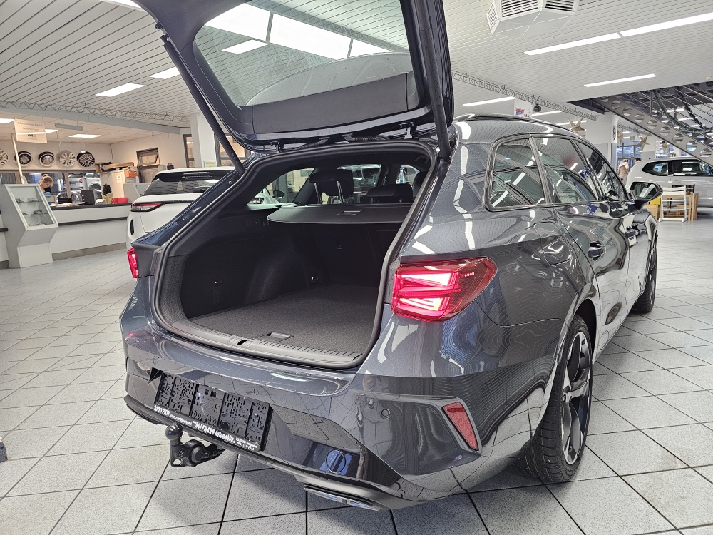 Cupra Leon Sportstourer bei Hoffmann Automobile in Wolfsburg kaufen und sofort mitnehmen - Bild 2