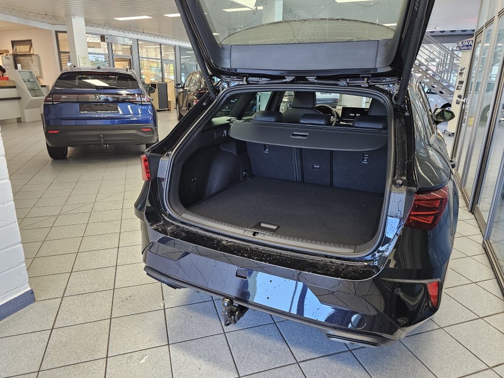 Cupra Leon Sportstourer  bei Hoffmann Automobile in Wolfsburg kaufen und sofort mitnehmen - Bild 2
