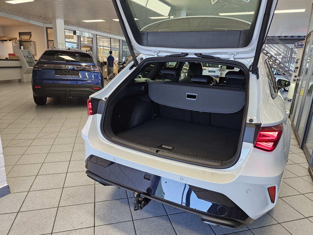 Cupra Leon Sportstourer  bei Hoffmann Automobile in Wolfsburg kaufen und sofort mitnehmen - Bild 2