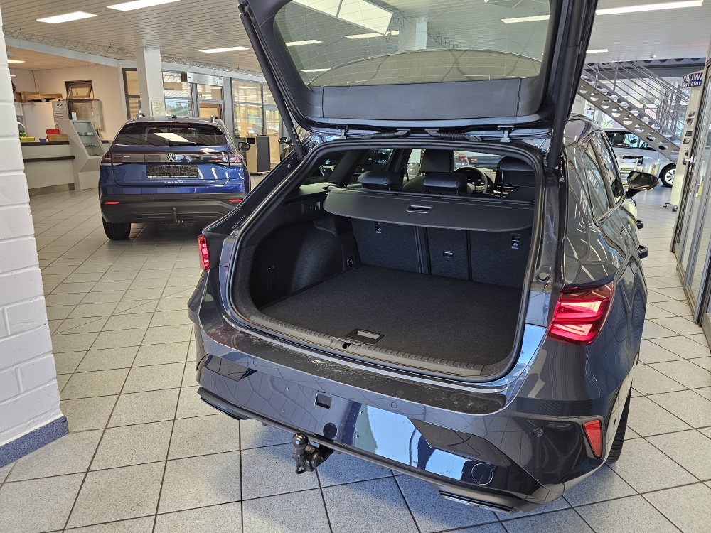 Cupra Leon Sportstourer bei Hoffmann Automobile in Wolfsburg kaufen und sofort mitnehmen - Bild 2