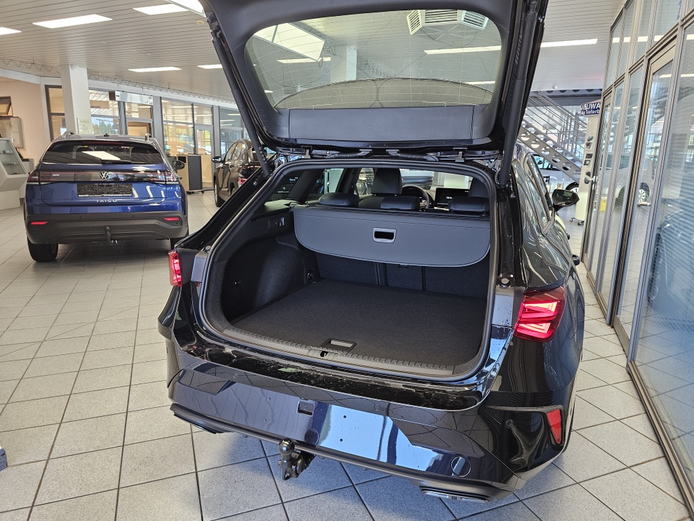 Cupra Leon Sportstourer  bei Hoffmann Automobile in Wolfsburg kaufen und sofort mitnehmen - Bild 2