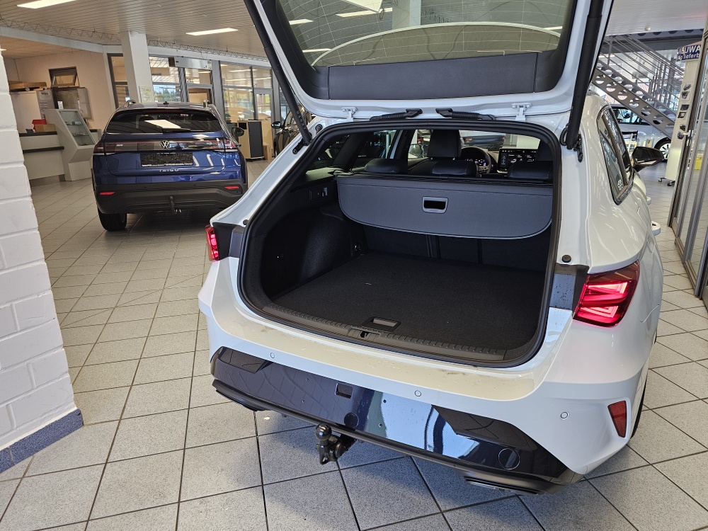 Cupra Leon Sportstourer  bei Hoffmann Automobile in Wolfsburg kaufen und sofort mitnehmen - Bild 2