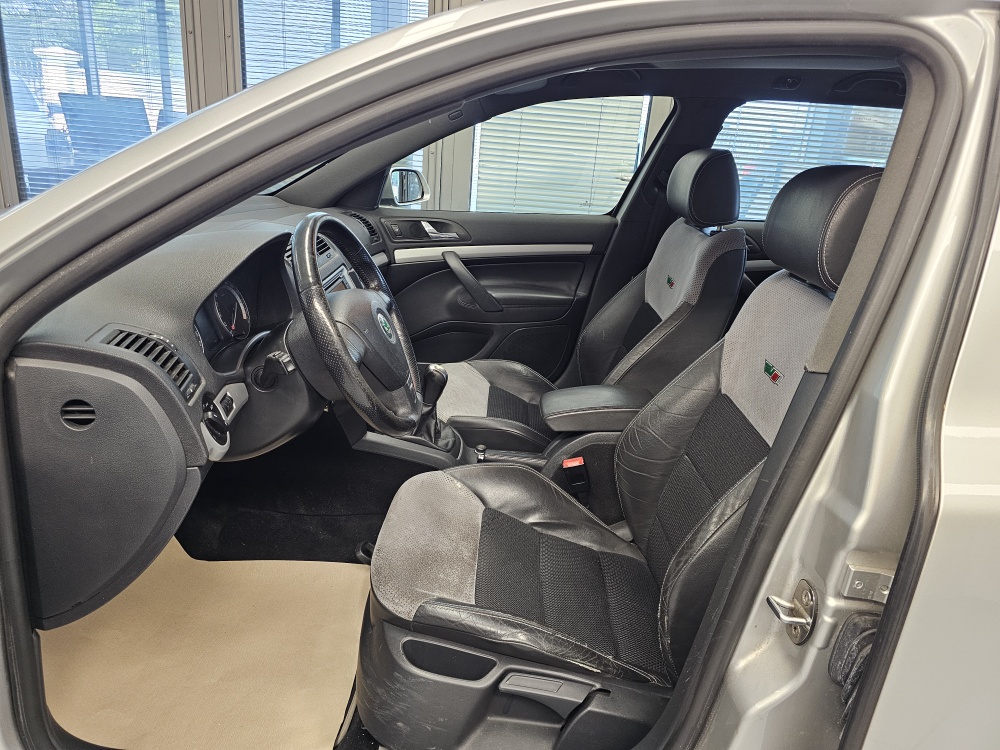 Skoda Octavia Combi  bei Hoffmann Automobile in Wolfsburg kaufen und sofort mitnehmen - Bild 10