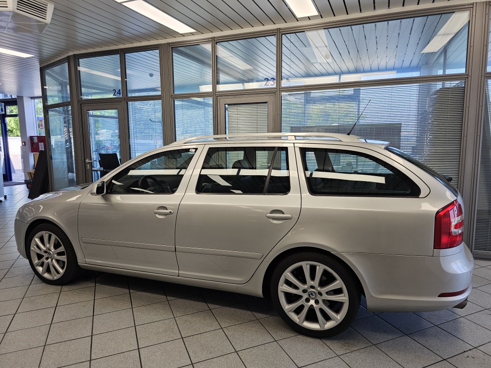 Skoda Octavia Combi  bei Hoffmann Automobile in Wolfsburg kaufen und sofort mitnehmen - Bild 12
