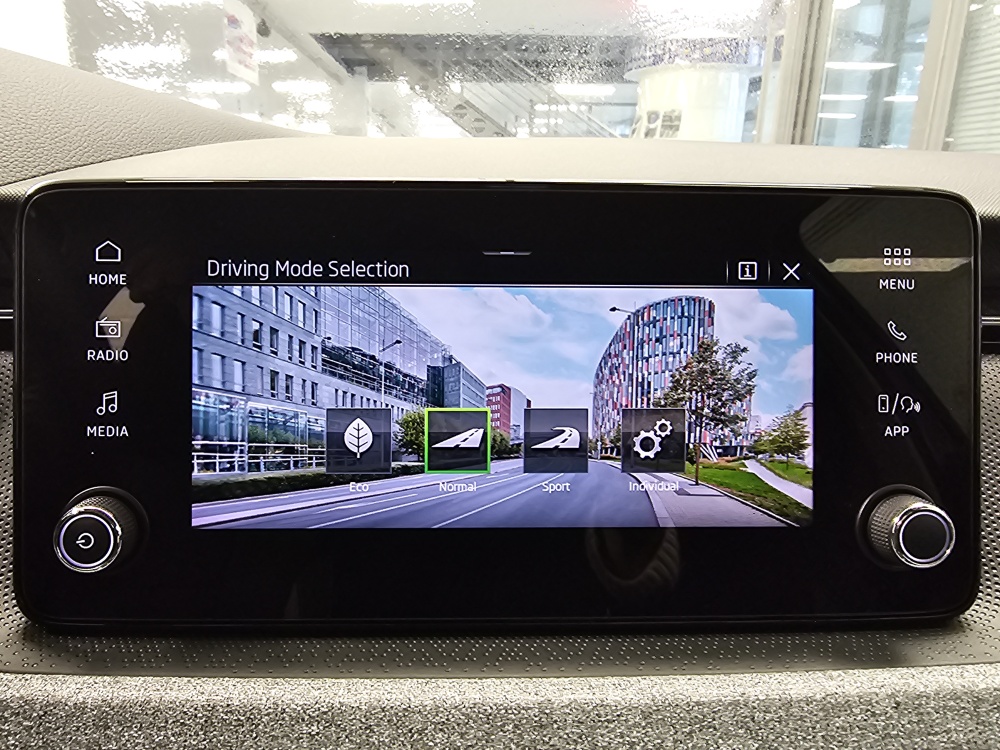 Skoda Kamiq  bei Hoffmann Automobile in Wolfsburg kaufen und sofort mitnehmen - Bild 17