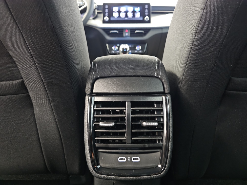 Skoda Kamiq  bei Hoffmann Automobile in Wolfsburg kaufen und sofort mitnehmen - Bild 7