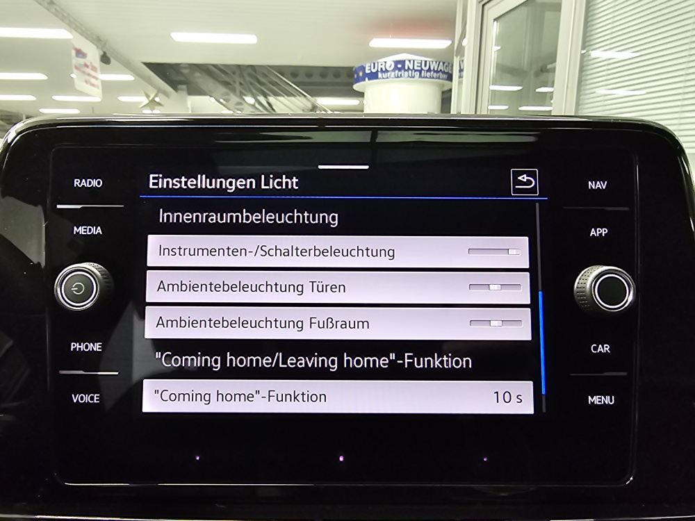 VW T-Roc  bei Hoffmann Automobile in Wolfsburg kaufen und sofort mitnehmen - Bild 18