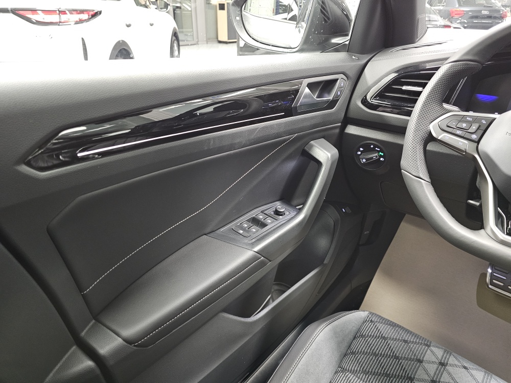 VW T-Roc  bei Hoffmann Automobile in Wolfsburg kaufen und sofort mitnehmen - Bild 23