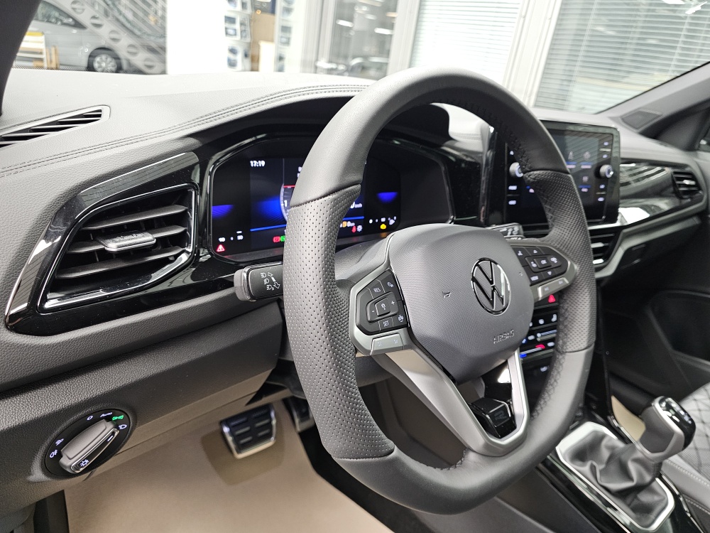 VW T-Roc  bei Hoffmann Automobile in Wolfsburg kaufen und sofort mitnehmen - Bild 25