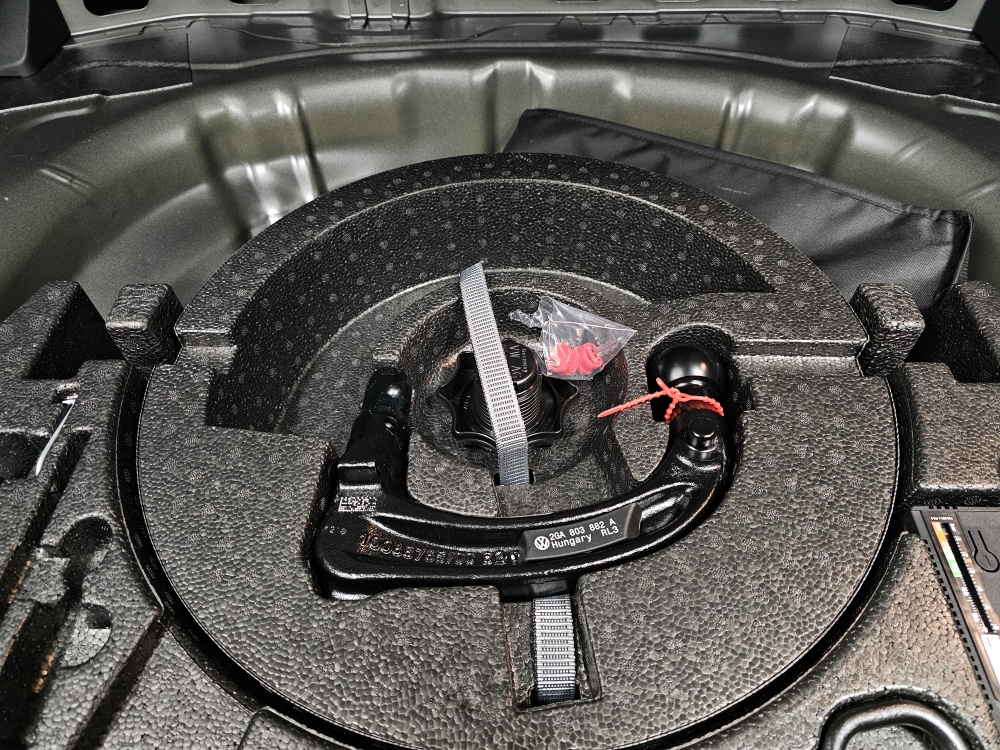 VW T-Roc  bei Hoffmann Automobile in Wolfsburg kaufen und sofort mitnehmen - Bild 3